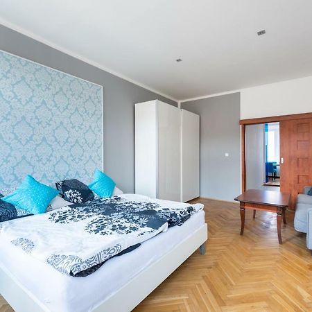 Bright Apartment Few Steps From Centre Prag Exteriör bild
