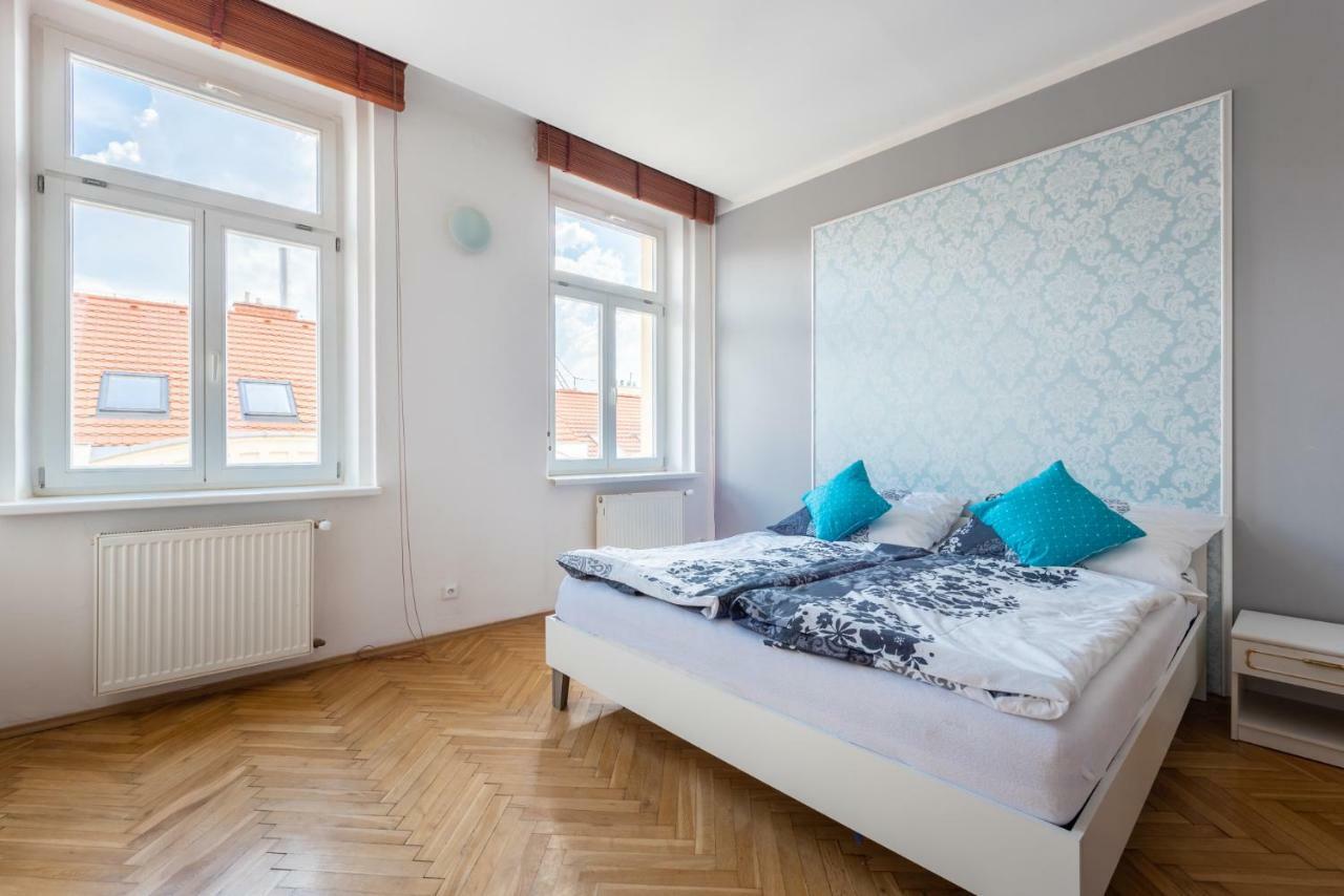 Bright Apartment Few Steps From Centre Prag Exteriör bild